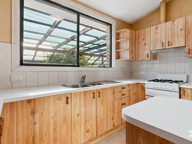 188 Corinthian Road East, Riverton WA 6148