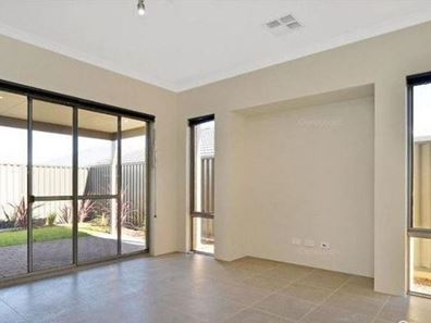 7 Kinder Street, Aveley WA 6069