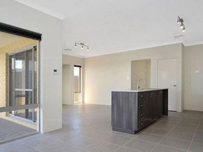 7 Kinder Street, Aveley WA 6069