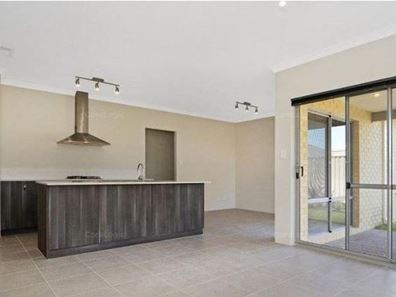 7 Kinder Street, Aveley WA 6069
