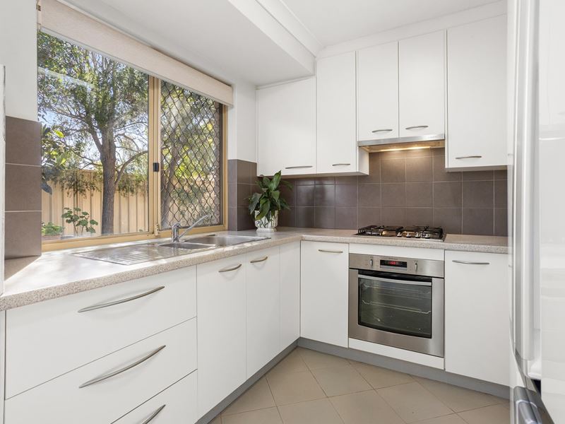 11/1-3 Stanbury Place, Kardinya