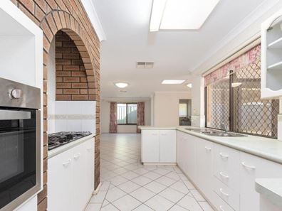 11 Cygnet Court, Yangebup WA 6164