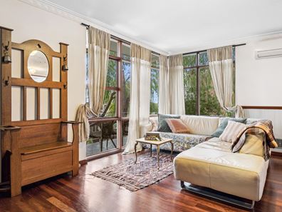 206 Clontarf Road, Hamilton Hill WA 6163