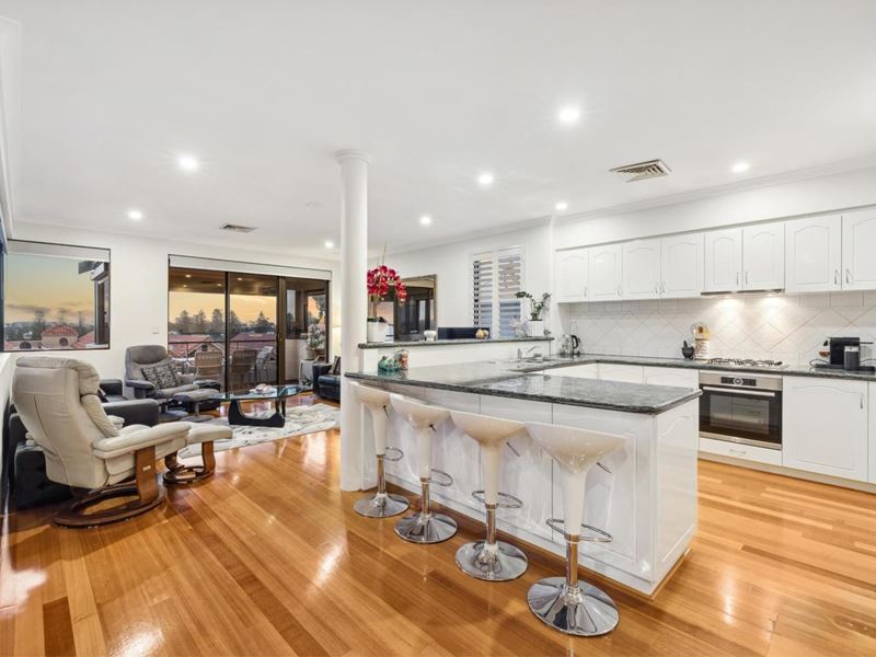 8 Tingira Circle, East Fremantle