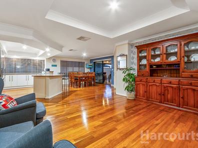 18 Regina Loop, Currambine WA 6028