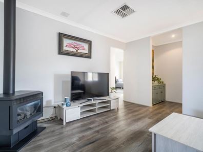 4/5 Bronzewing Street, Huntingdale WA 6110