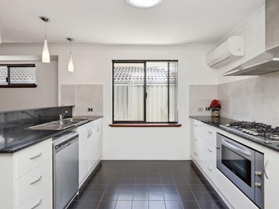11 Delaware Street, Aveley WA 6069