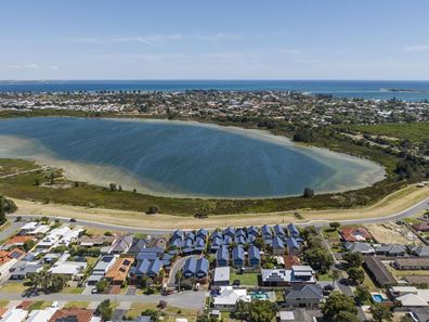 2/3 Sloan Street, Rockingham WA 6168