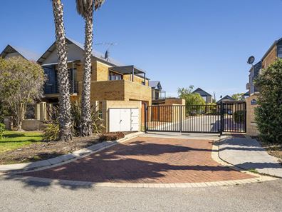 2/3 Sloan Street, Rockingham WA 6168