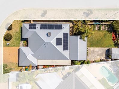 4 Narrabeen Bend, Secret Harbour WA 6173
