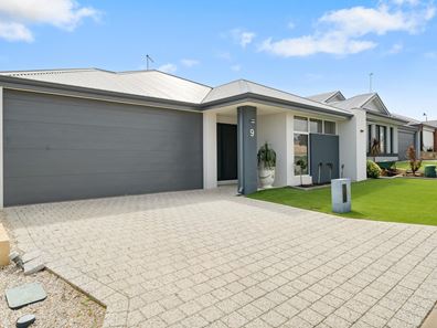 9 Goyder Way, Lakelands WA 6180
