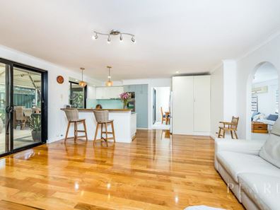 2 Milne Court, Ocean Reef WA 6027