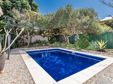 2 Milne Court, Ocean Reef WA 6027