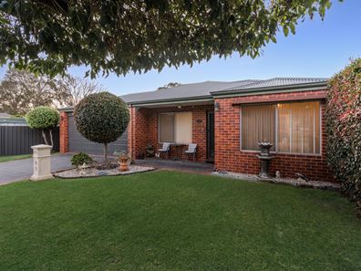 12 Mccarthy Street, Armadale WA 6112