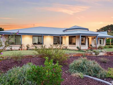 86 Sandown Circle, Henley Brook WA 6055