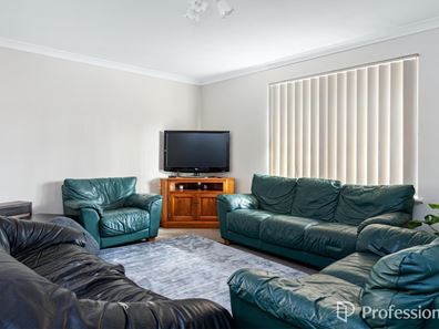 2/11 Johnston Street, Boulder WA 6432