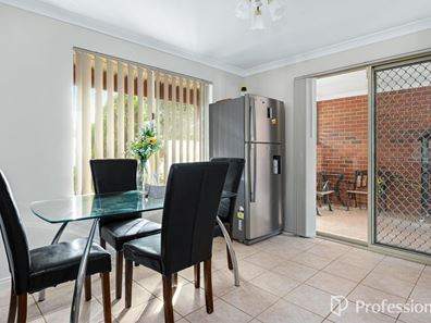 2/11 Johnston Street, Boulder WA 6432