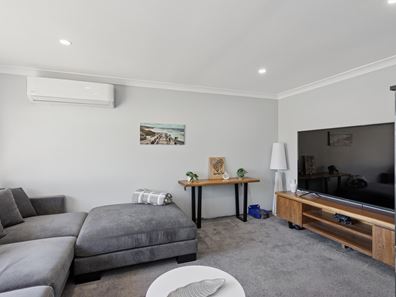 11 Cockatoo Court, High Wycombe WA 6057