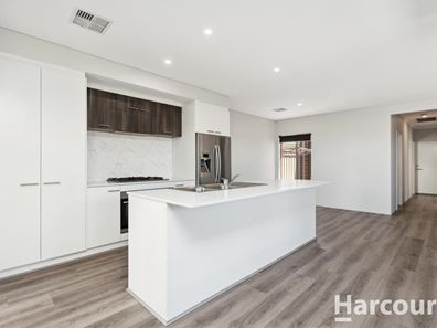 22 Stuttgart Avenue, Hocking WA 6065