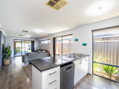 56 Cochrane Loop, Aveley WA 6069