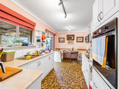 4 Stockdale Road, Kewdale WA 6105