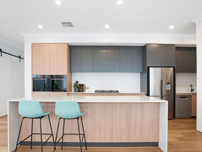 8 Entwistle Way, Aveley WA 6069