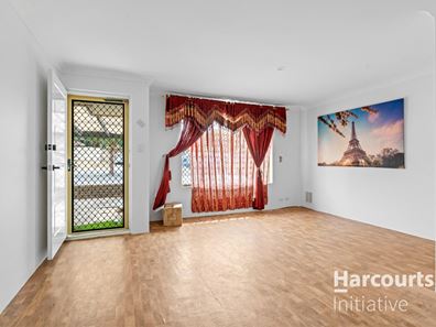 17 Oakleaf Circle, Mirrabooka WA 6061