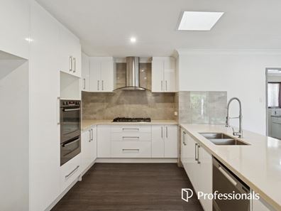 10 Wyee Place, Gooseberry Hill WA 6076