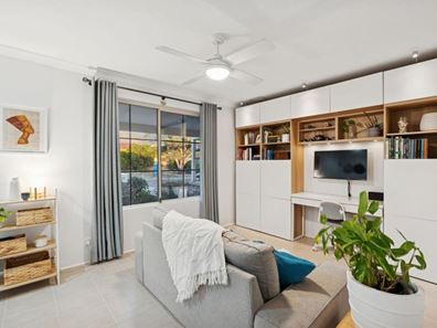 1 Dunlop Rise, Kinross WA 6028