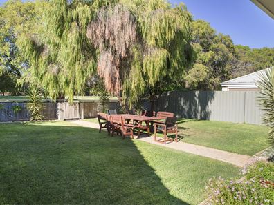 10 Casselton Loop, Geographe WA 6280