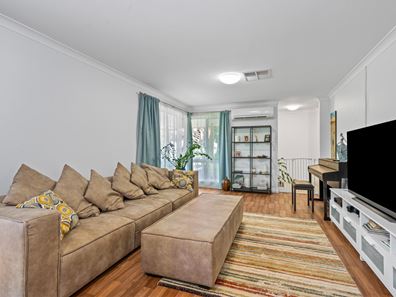 17 Littlewood Place, West Lamington WA 6430