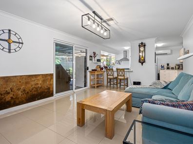 17 Littlewood Place, West Lamington WA 6430