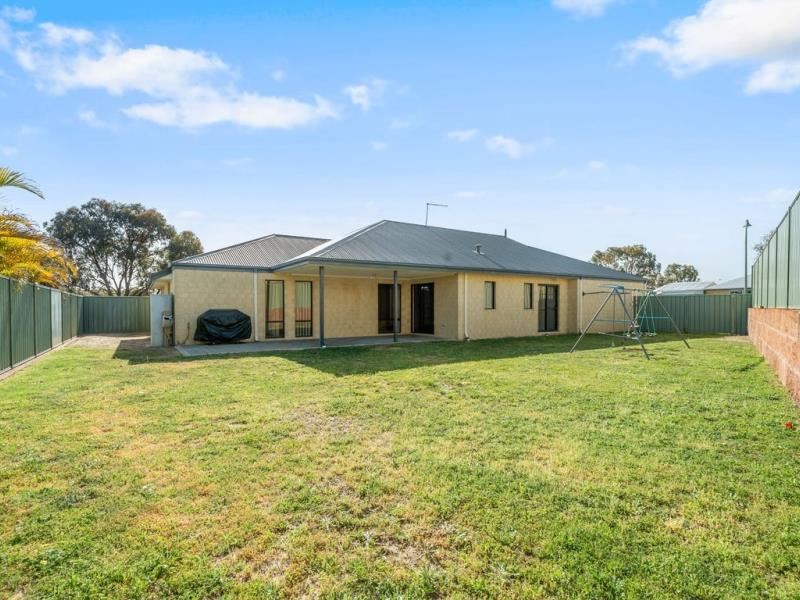 15 Foothills Retreat, Baldivis
