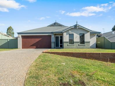 15 Foothills Retreat, Baldivis WA 6171