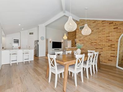 16 Hansted Court, Ballajura WA 6066