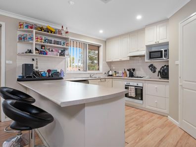 6 Jarvis Place, Hannans WA 6430