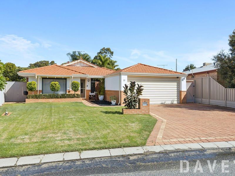 11 Iandra Loop, Carramar
