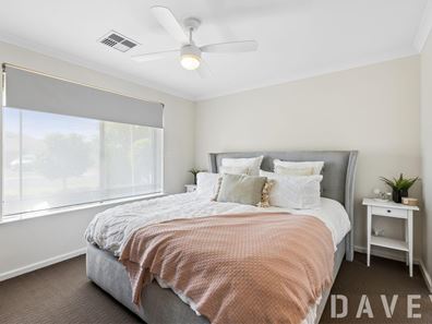 11 Iandra Loop, Carramar WA 6031