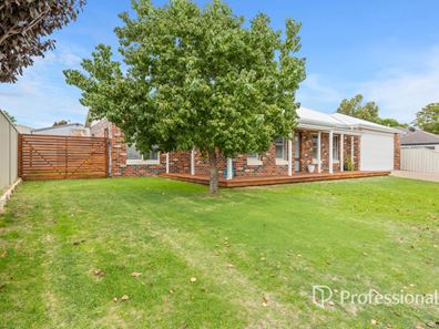 7 Sykes Avenue, Burekup WA 6227