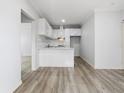8/4 Mellar Ct, Midland WA 6056