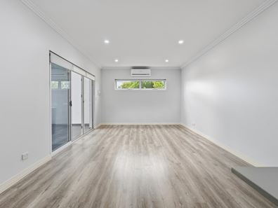 8/4 Mellar Ct, Midland WA 6056