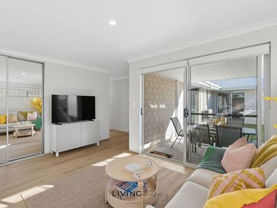 Room/4  4 Garrard Parade, Two Rocks WA 6037