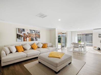 232 Peelwood Parade, Halls Head WA 6210