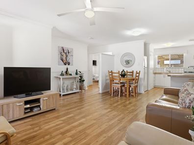2/101 Simpson Avenue, Rockingham WA 6168