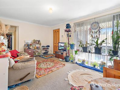 66 Grovelands Drive, Camillo WA 6111