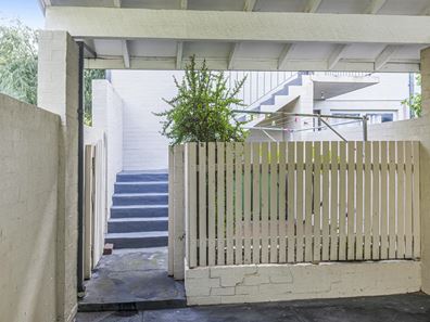 16/56 Money Road, Melville WA 6156
