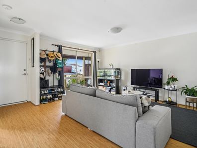 32 Benbecula Loop, Port Kennedy WA 6172