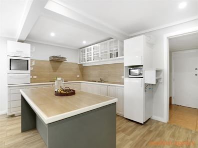 49 Kenton way, Calista WA 6167