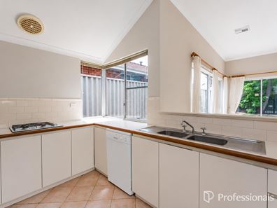 4A Potter Avenue, Salter Point WA 6152