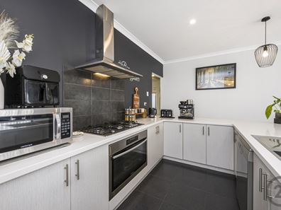 28 Kellerberrin Turn, Dawesville WA 6211